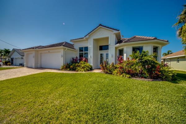 Villa Apricity - Luxusvilla mit Billardtisch & Golfzugang in Top Lage - Bild 1