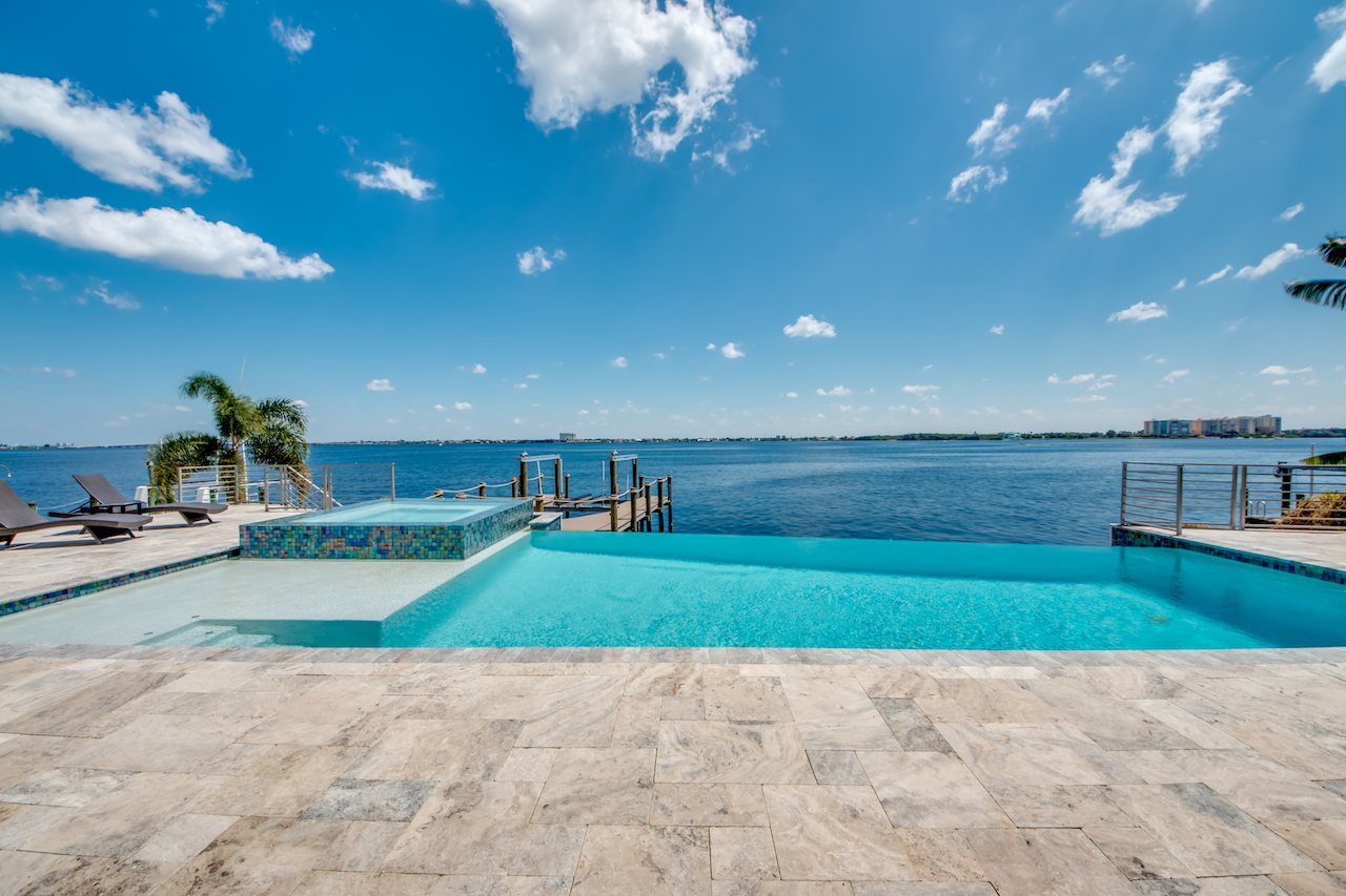 Villa Bequia – Ferienhaus Cape Coral mit beheiztem Salzwasserpool, Whirlpool & Bootsanleger am River - Bild 2