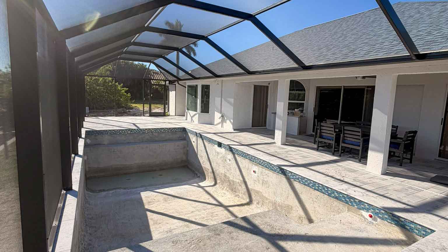 Villa Mia – Frisch renoviert, direkt am Wasser, Kajaks & beheizbarer Salzwasserpool - Bild 9
